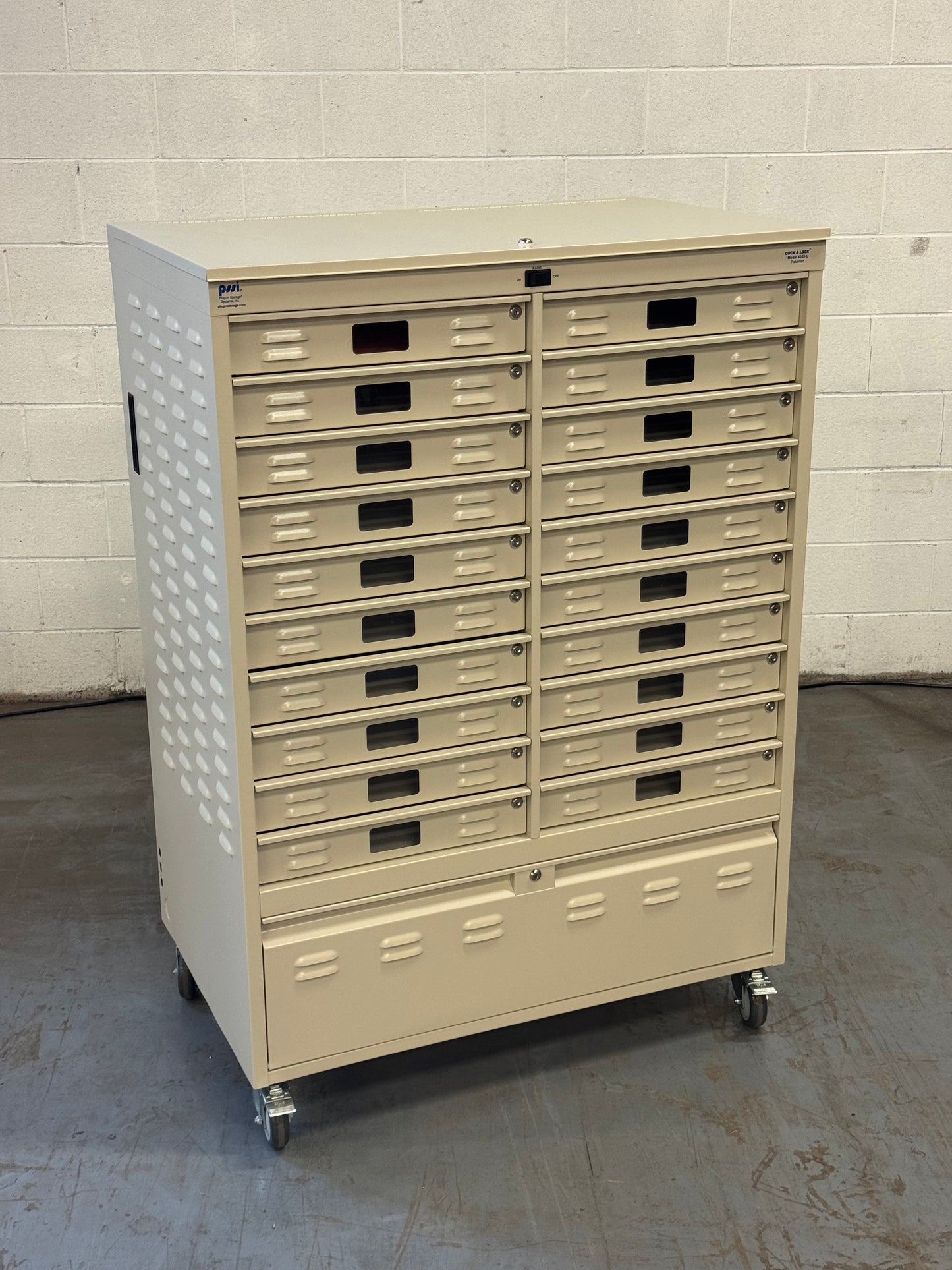 Dock & Lock 4052-L-20-PW (Damaged) L102